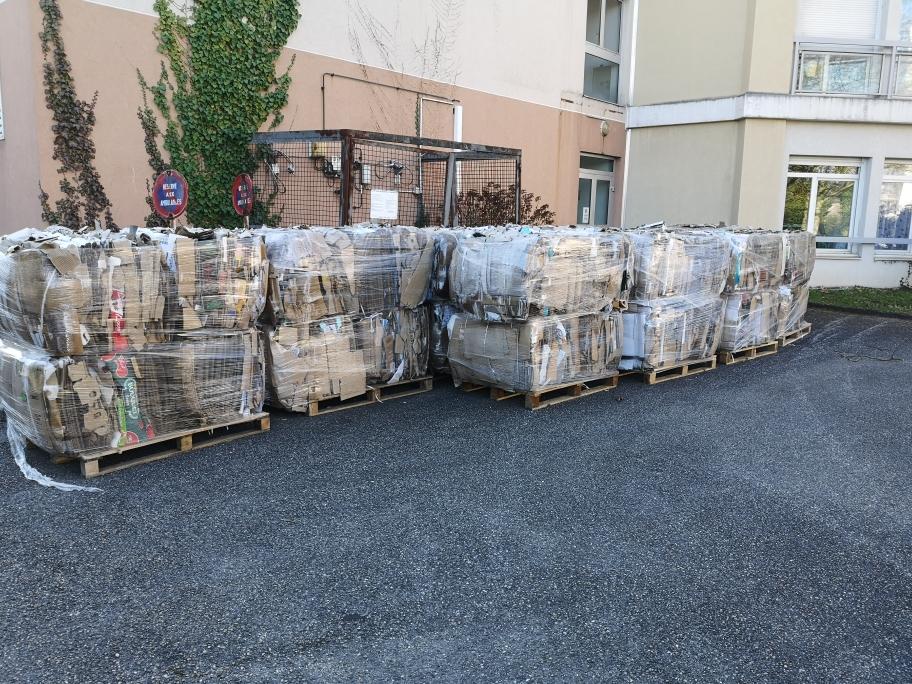 stockage balles carton